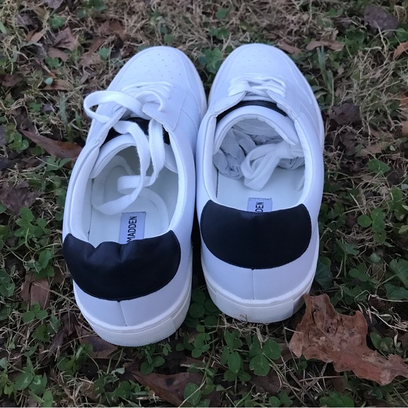 STEVE MADDEN MENS COURTS WHITE SNEAKERS - Picture 16 of 17